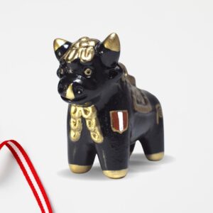 Torito de pucará blanquirrojo negro